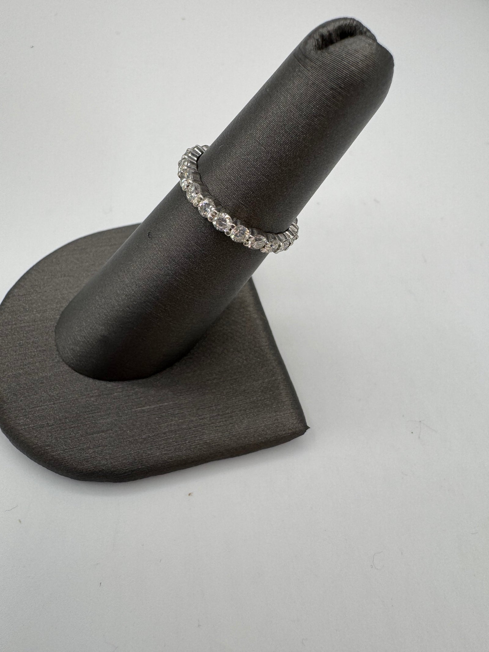 Jacoje 2.5mm Diamond Ring-Size 5.5 (OVERSTOCK)
