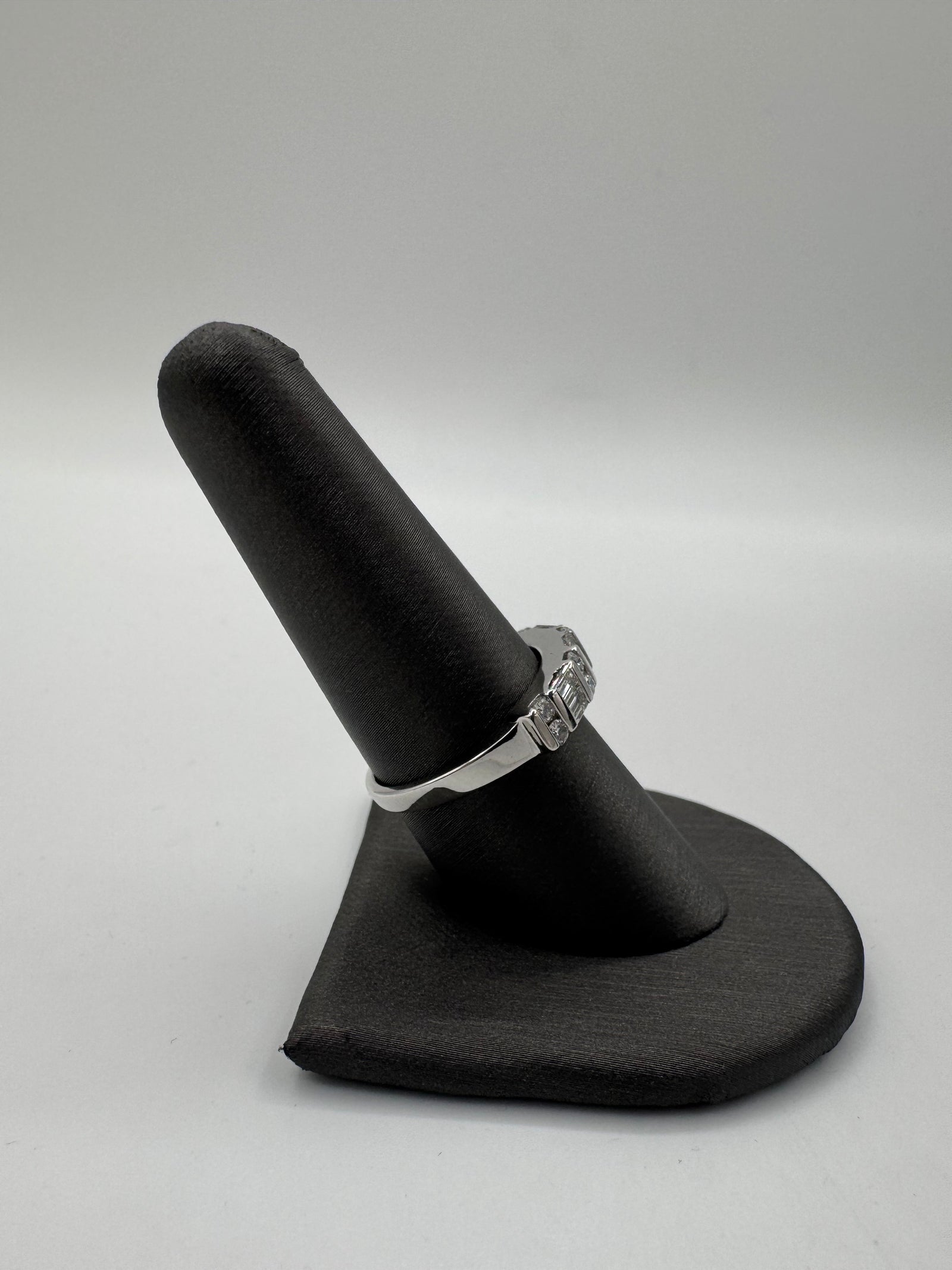 4.5mm Diamond Ring-Size 8.5