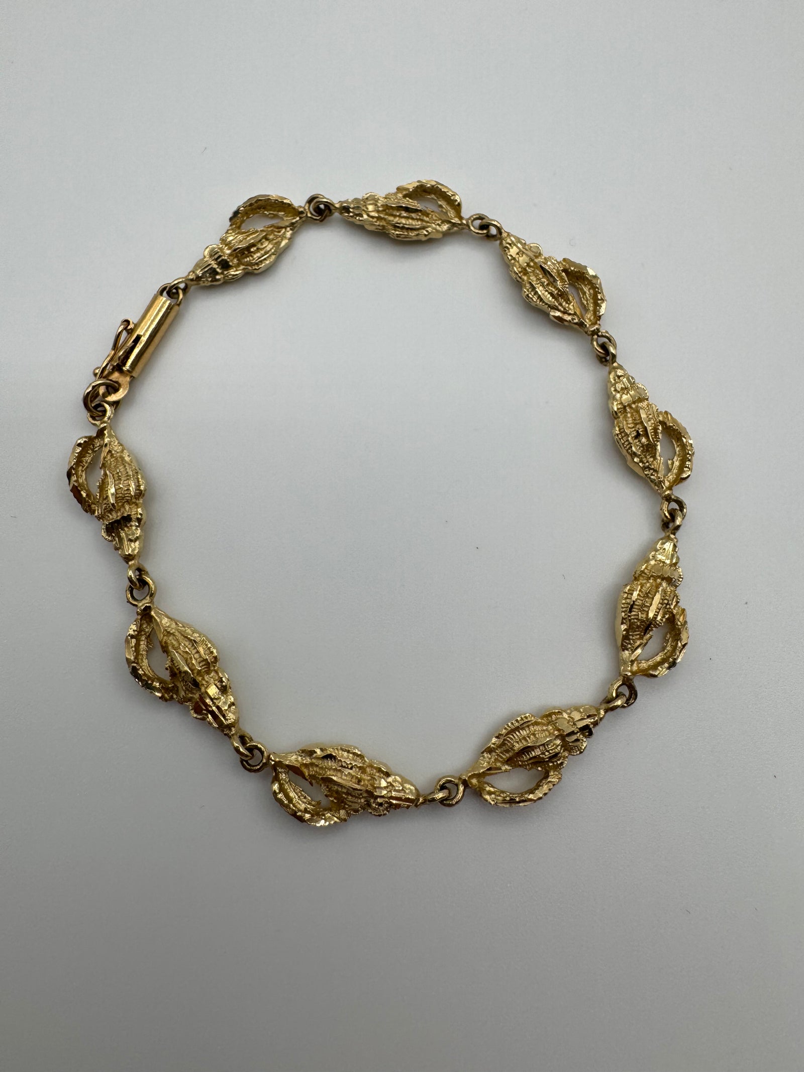 6.5MM Seashell Bracelet 7 inches