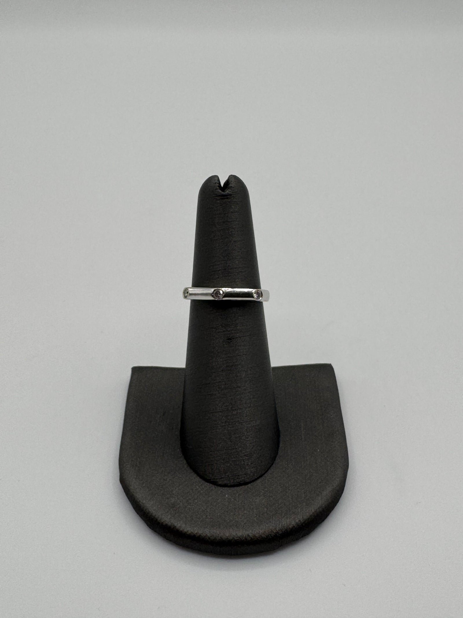 2.5mm Diamond Ring-Size 6