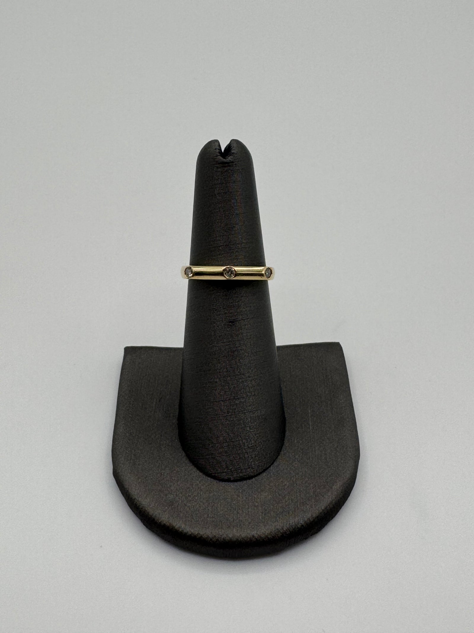 2.5mm Diamond Ring-Size 6