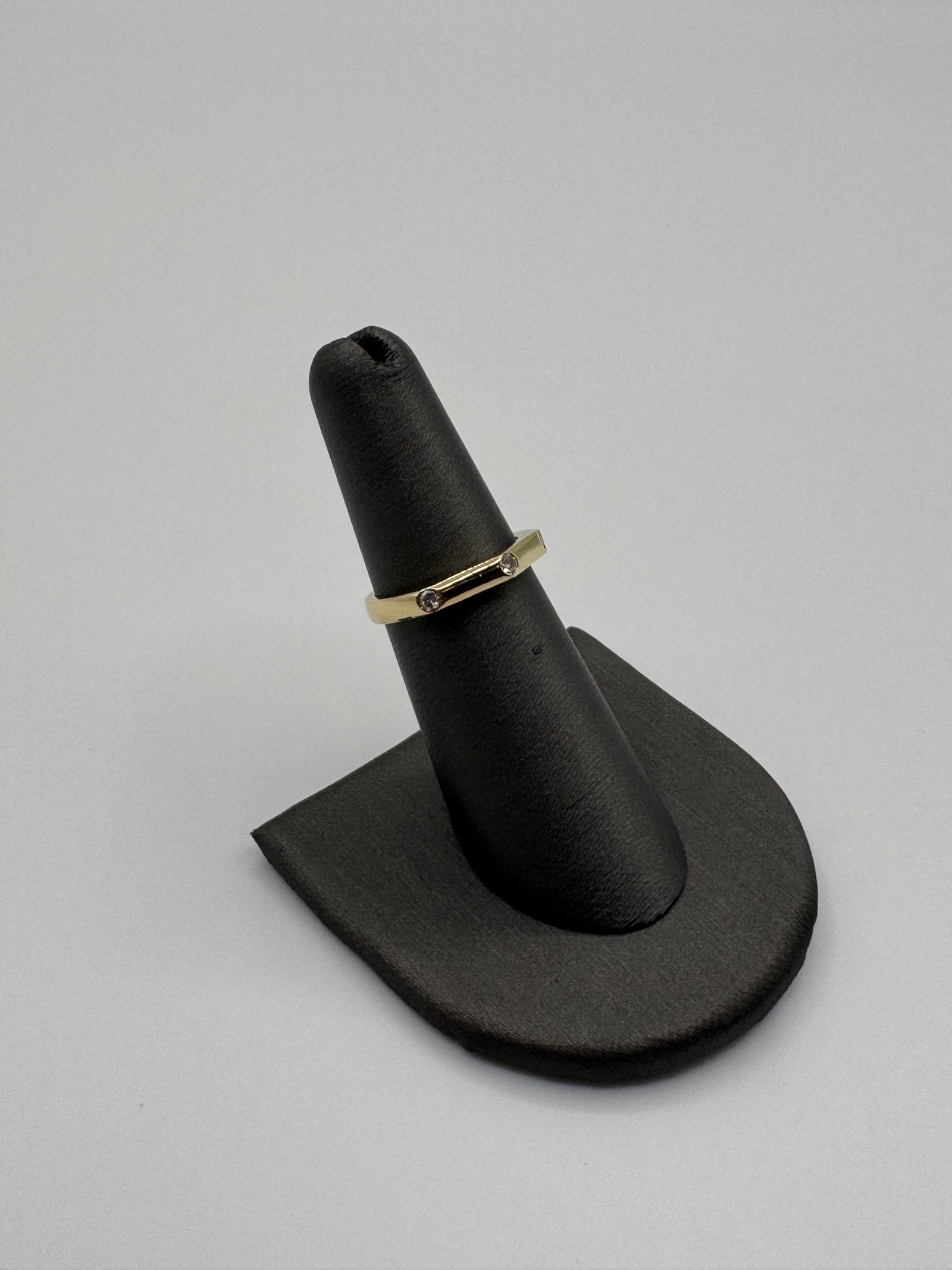 2.5mm Diamond Ring-Size 6