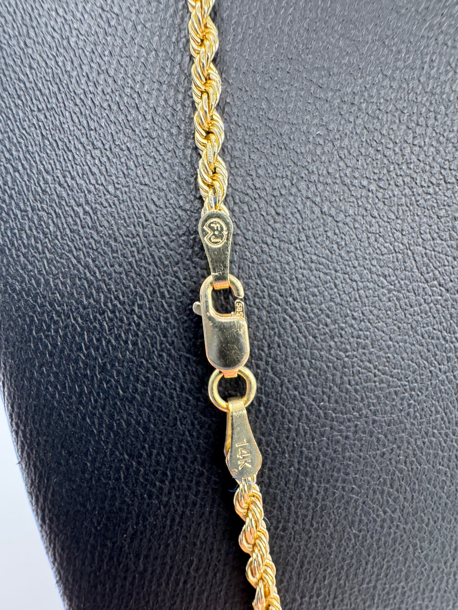 2.5mm Rope Chain 22 inches (DIAMOND CUT)