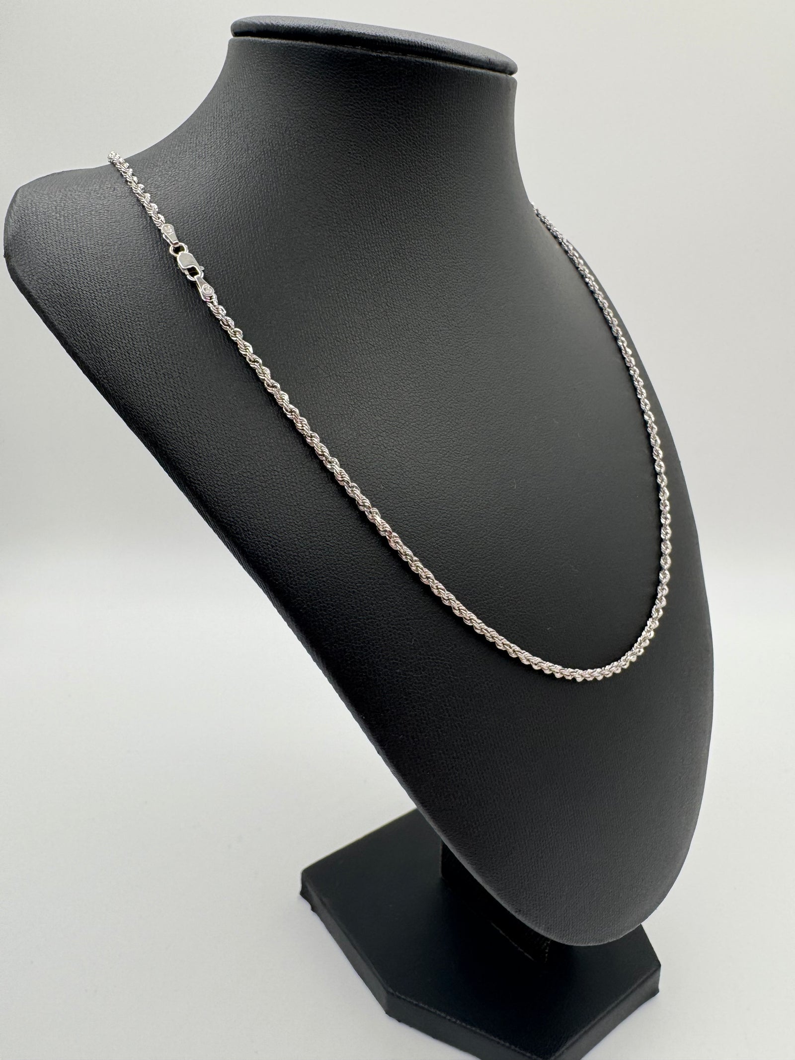 2.5mm Rope Chain 22 inches (DIAMOND CUT)