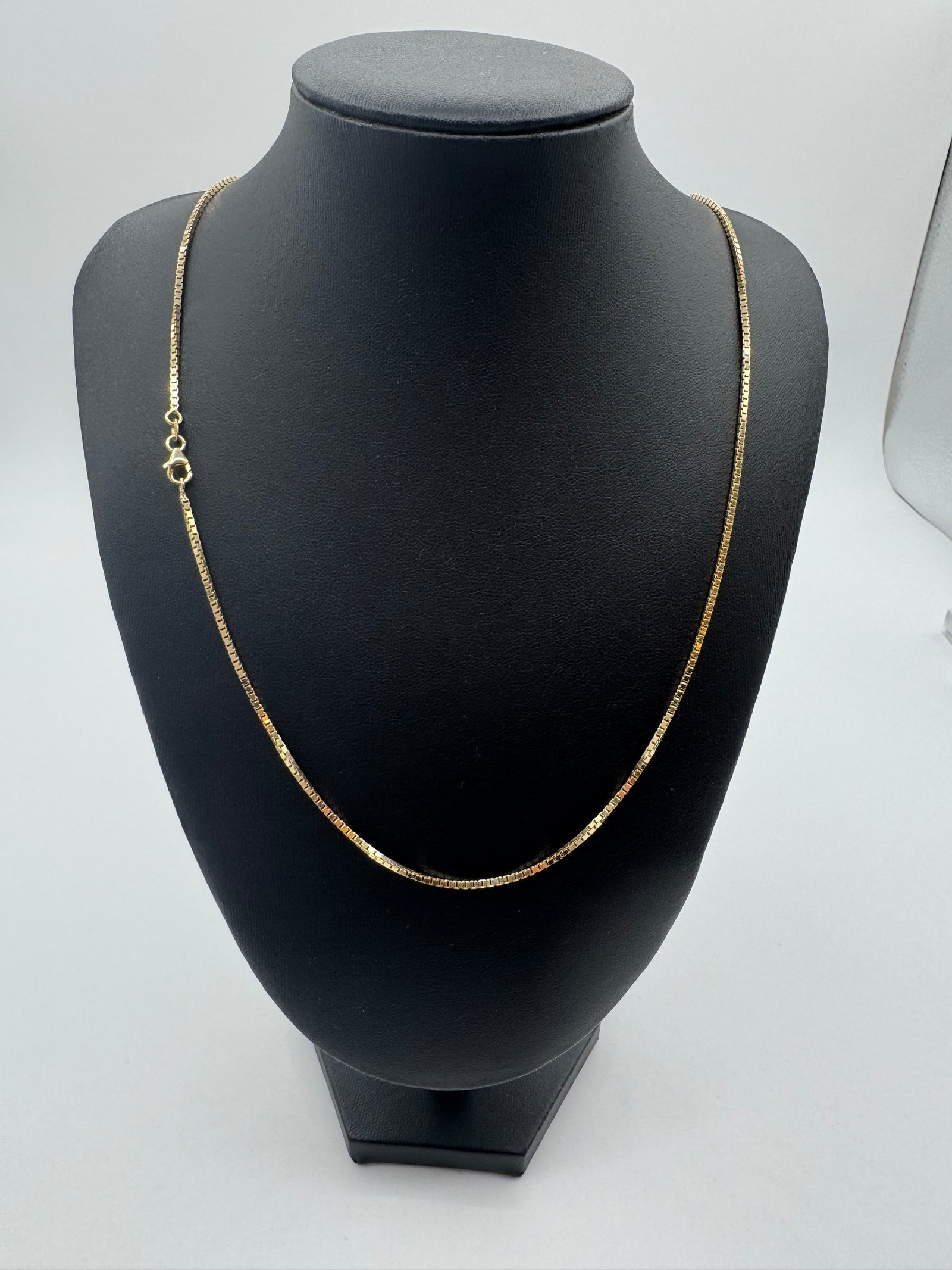 1.5mm Box Chain 22 inches (DIAMOND CUT)