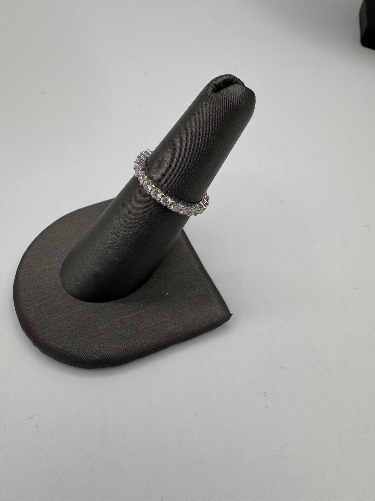 Jacoje 2.5mm Diamond Ring-Size 6 (OVERSTOCK)