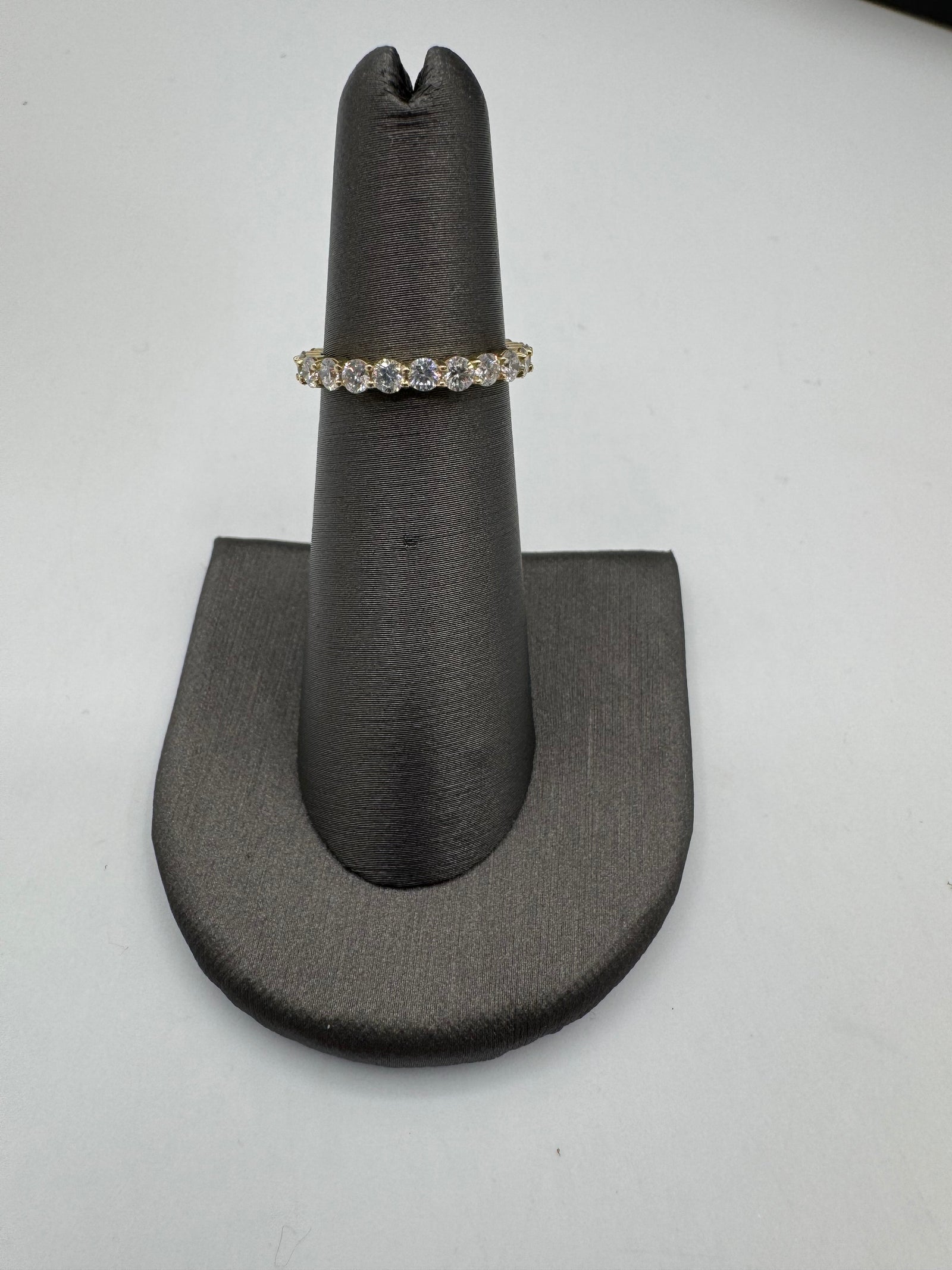 Jacoje 2.5mm Diamond Ring-Size 5 (OVERSTOCK)