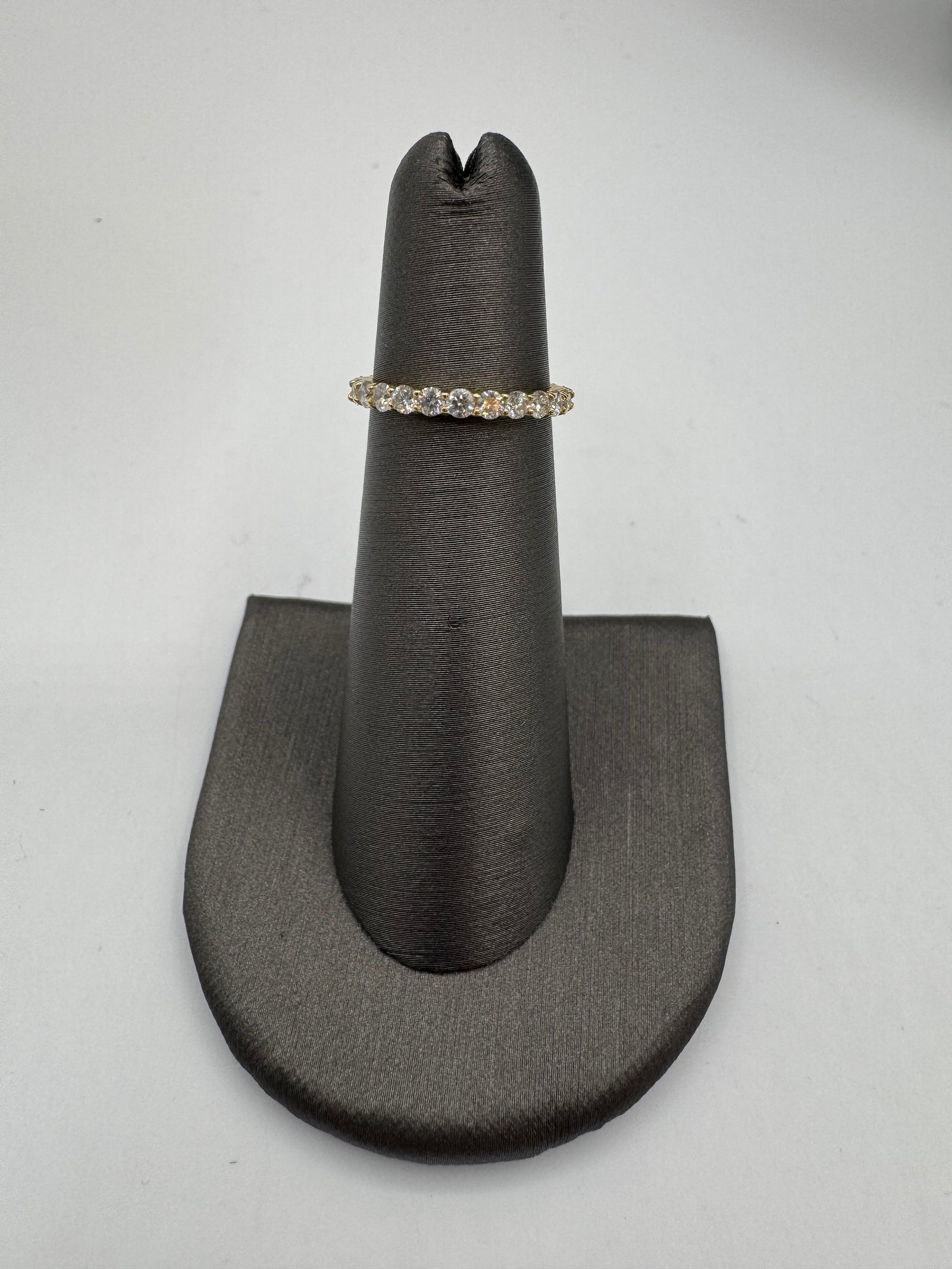 Jacoje 2.5mm Diamond Ring-Size 4 (OVERSTOCK)