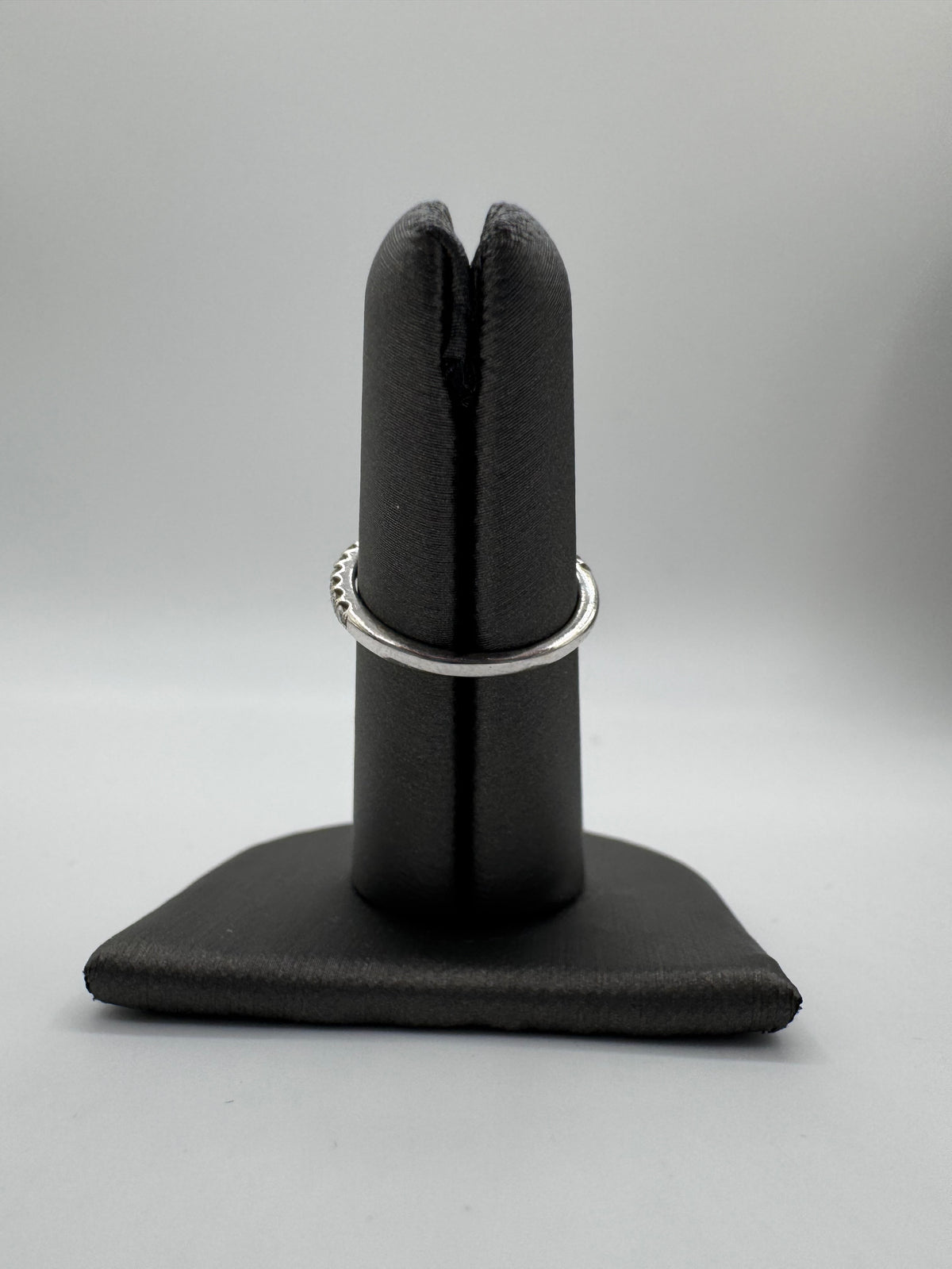 1.8mm Diamond Ring-Size 5