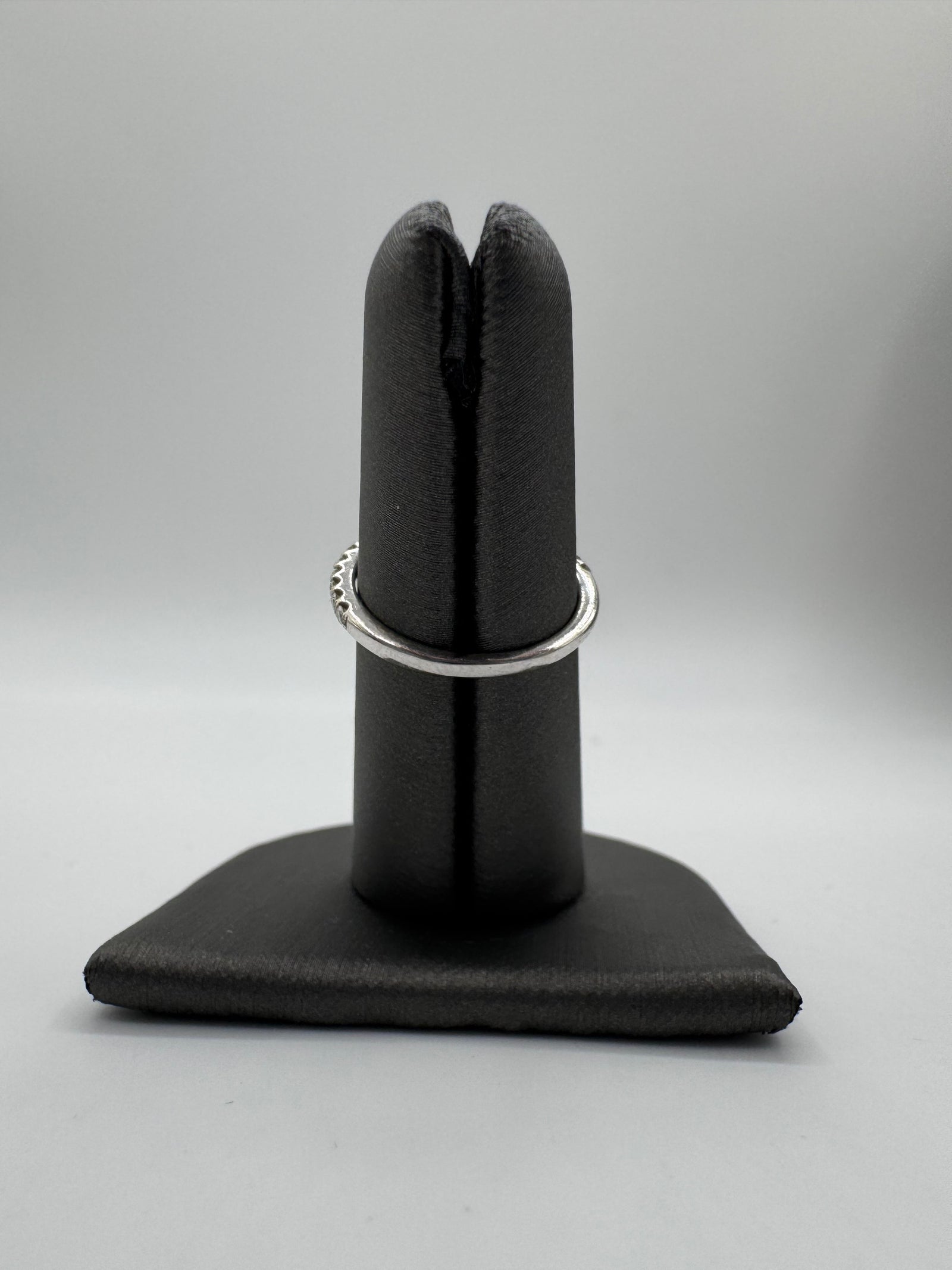 1.8mm Diamond Ring-Size 5