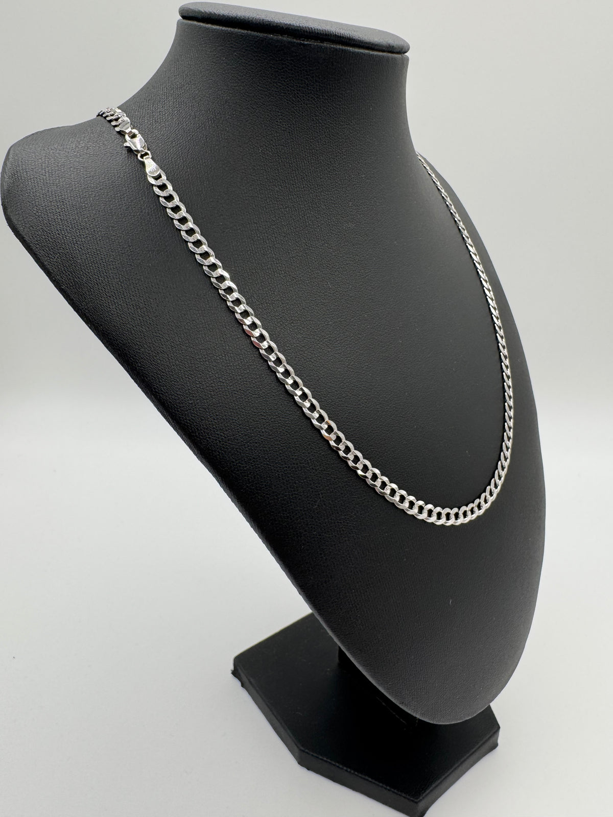 4.5MM Flat Curb Chain 22 inches