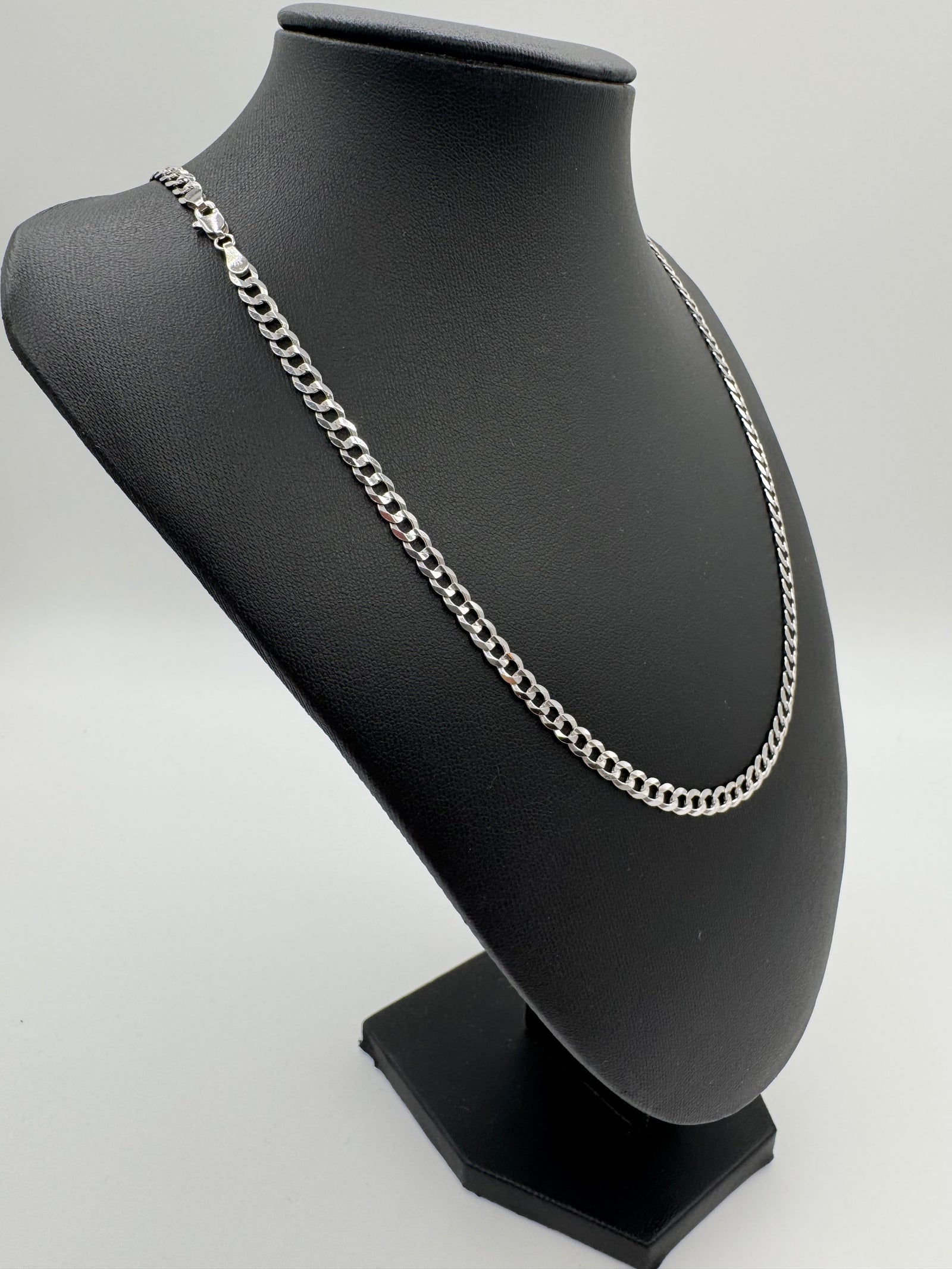 4.5MM Flat Curb Chain 22 inches