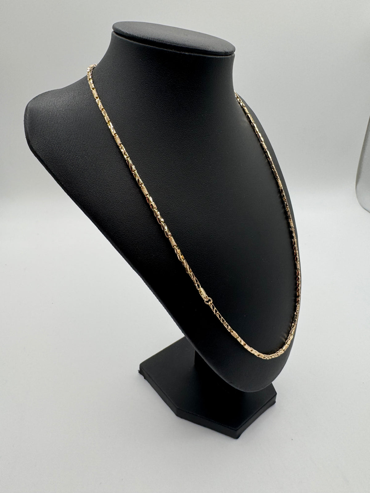 2.5mm Barrel Link Chain 22 inches