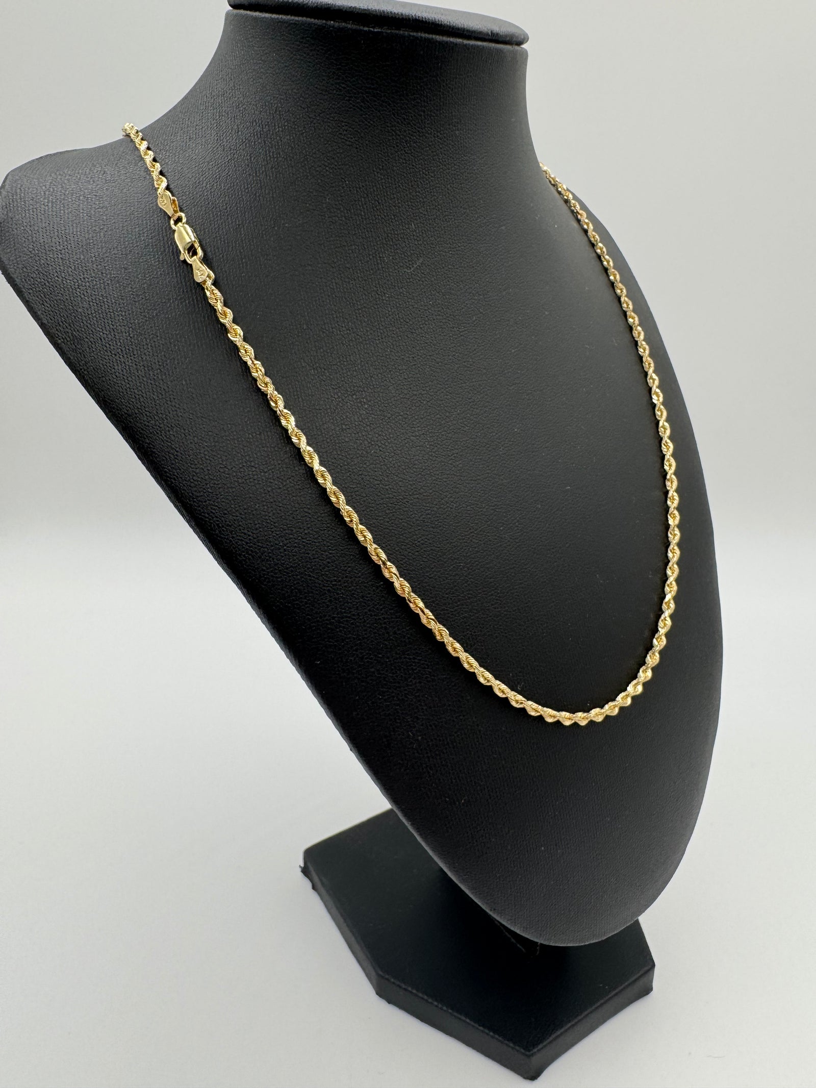 2.5mm Rope Chain 22 inches (DIAMOND CUT)