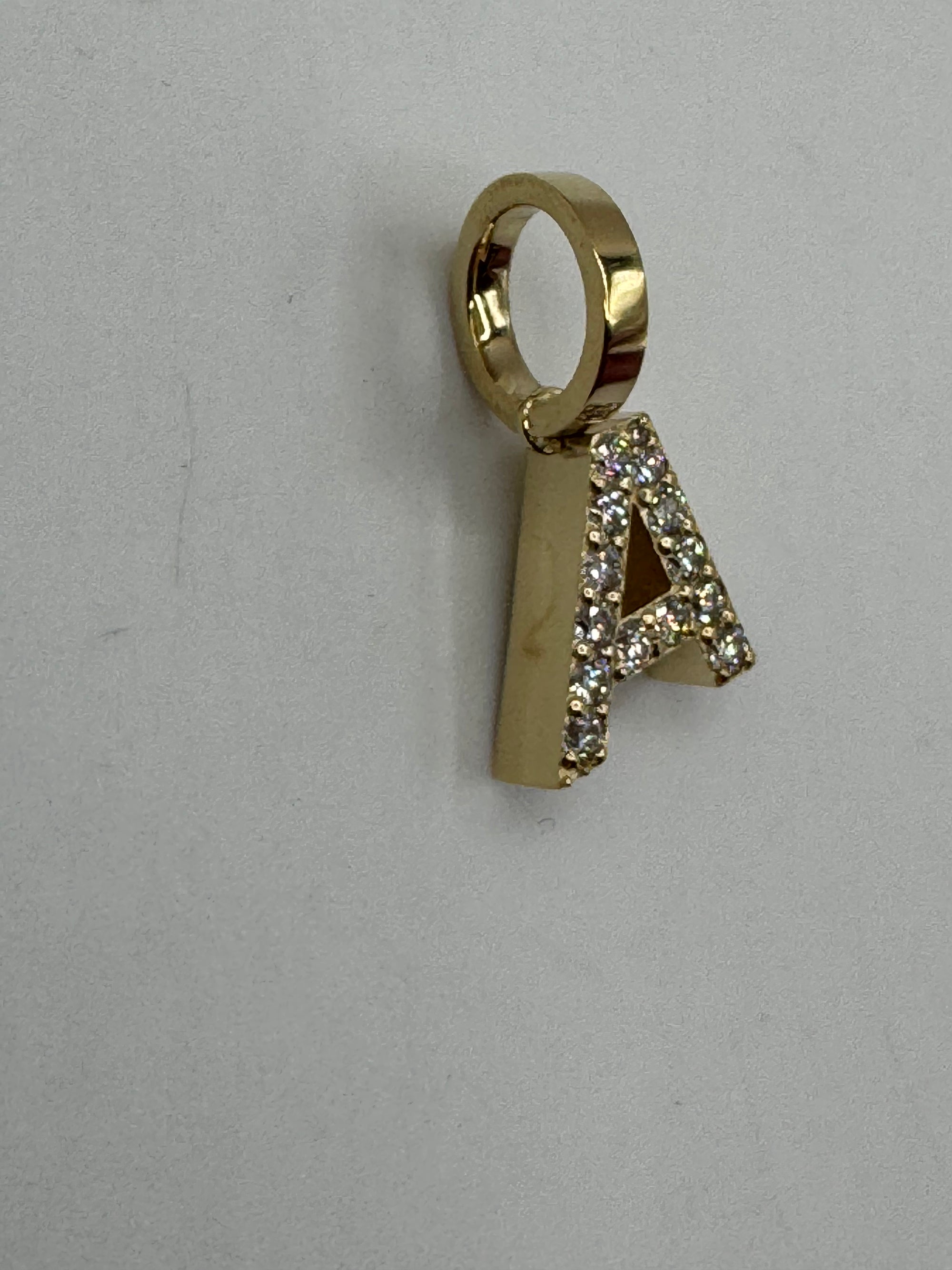 A Pendant (DIAMOND)-3/4 Inch
