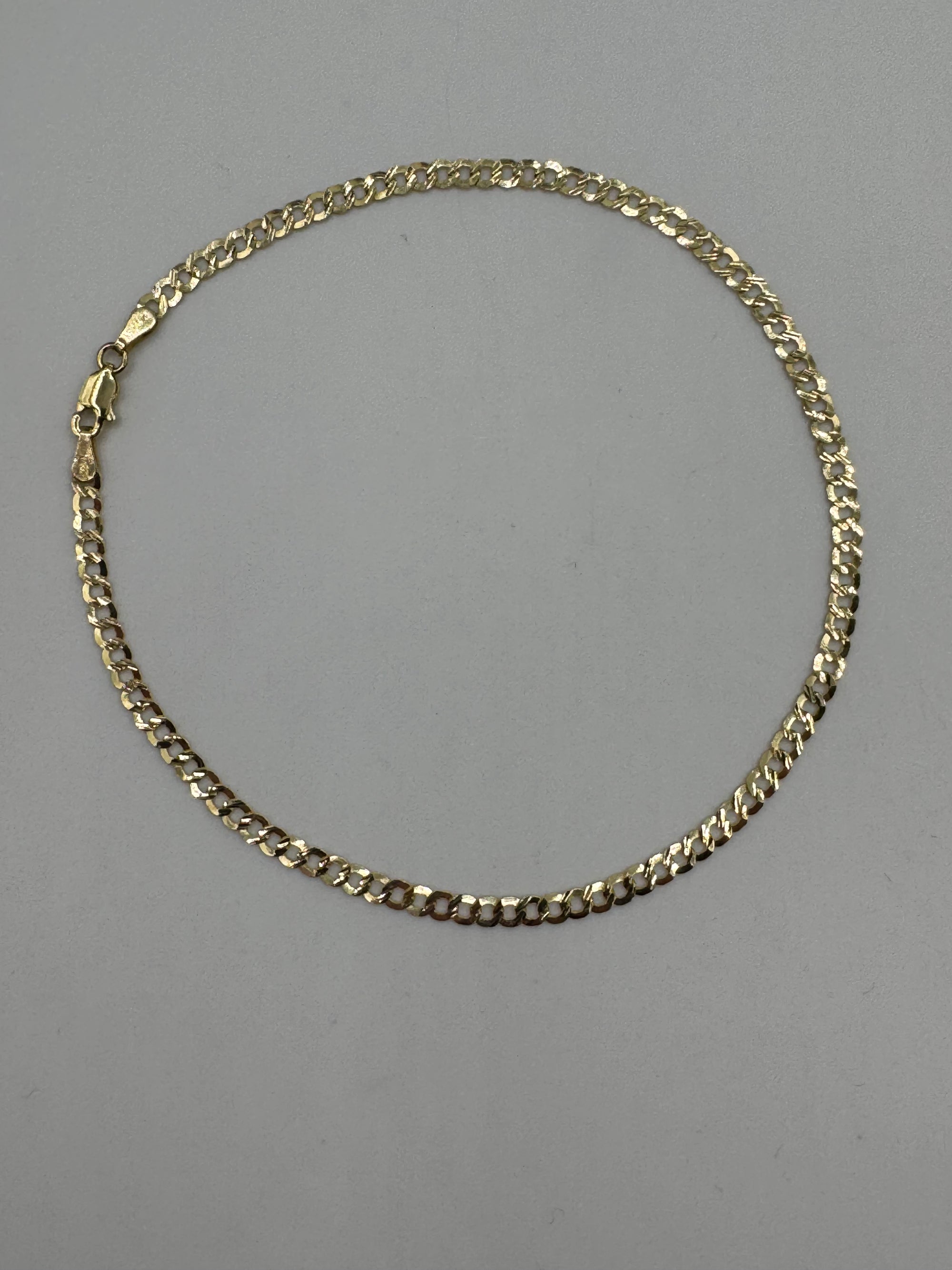 3mm Flat Curb Anklet 9.5 inches (DIAMOND CUT)