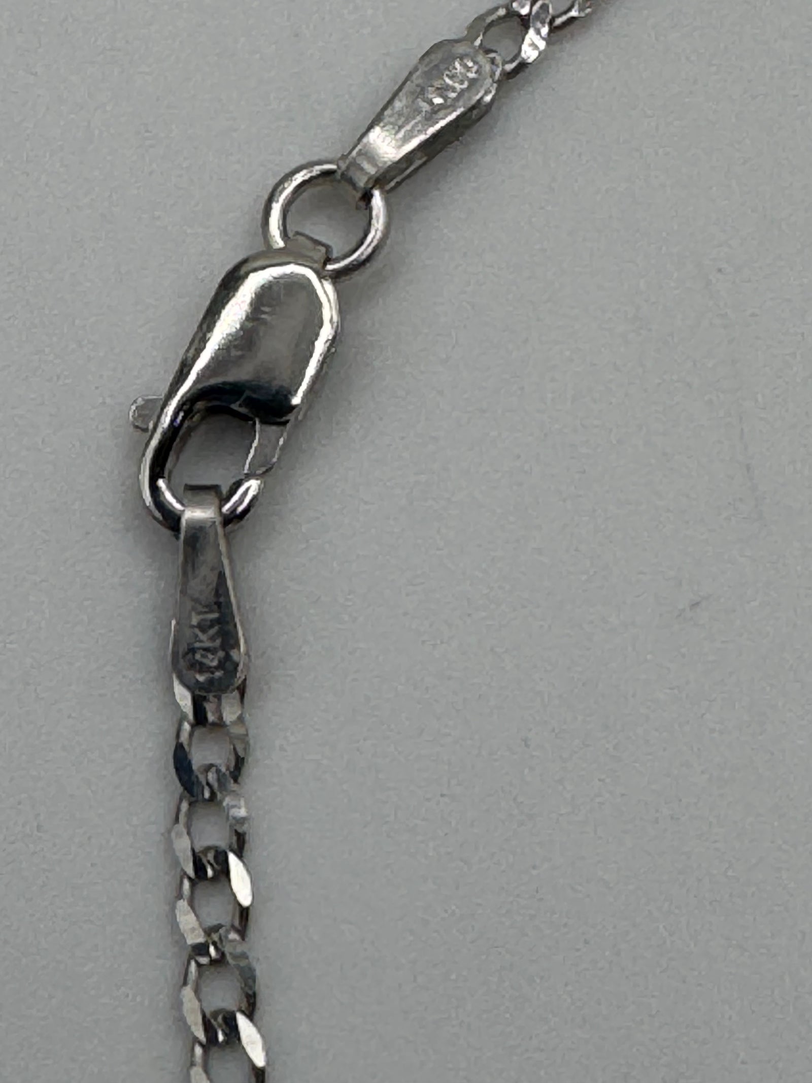 1.9mm Flat Curb Anklet 9.25 inches (DIAMOND CUT)