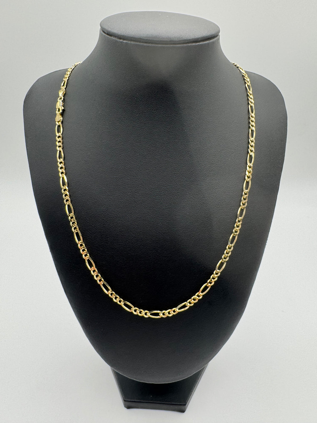 4mm CLASSIC Figaro Chain 22 inches