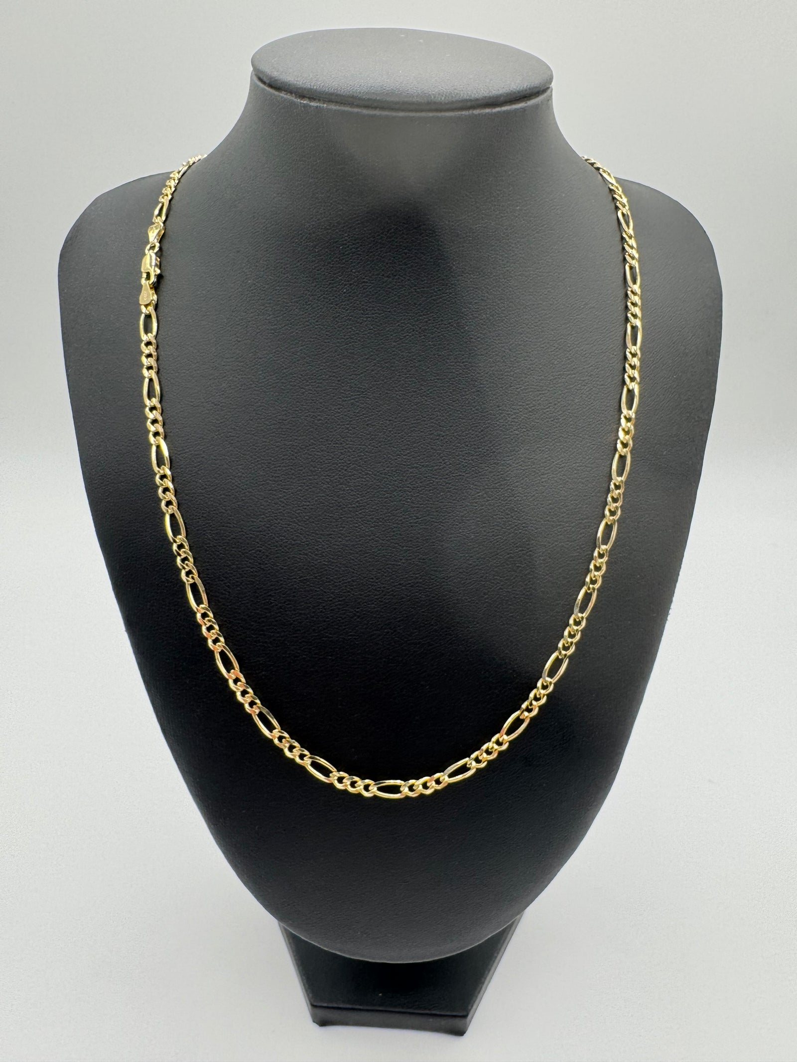 4mm CLASSIC Figaro Chain 22 inches