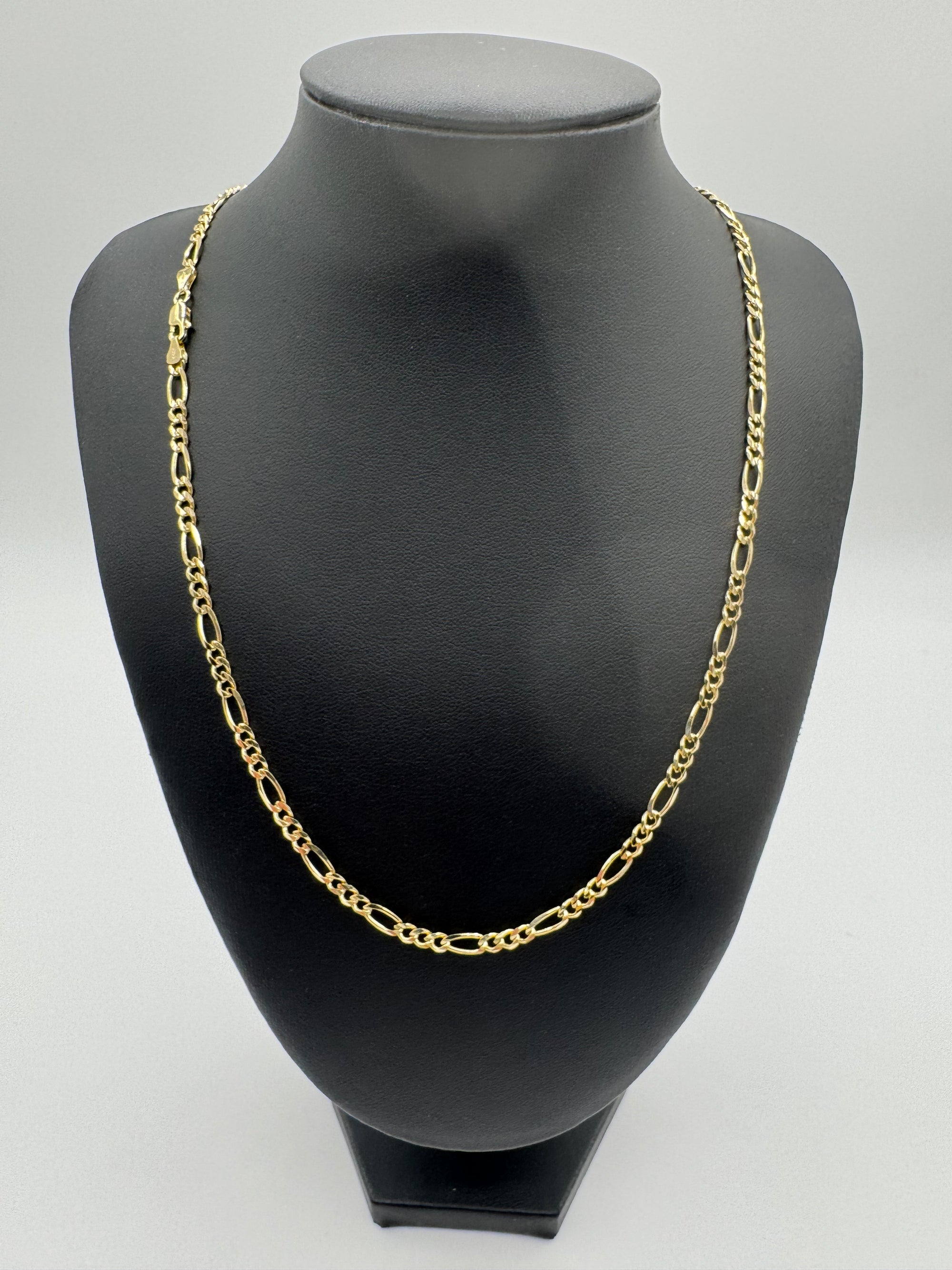 4mm CLASSIC Figaro Chain 22 inches