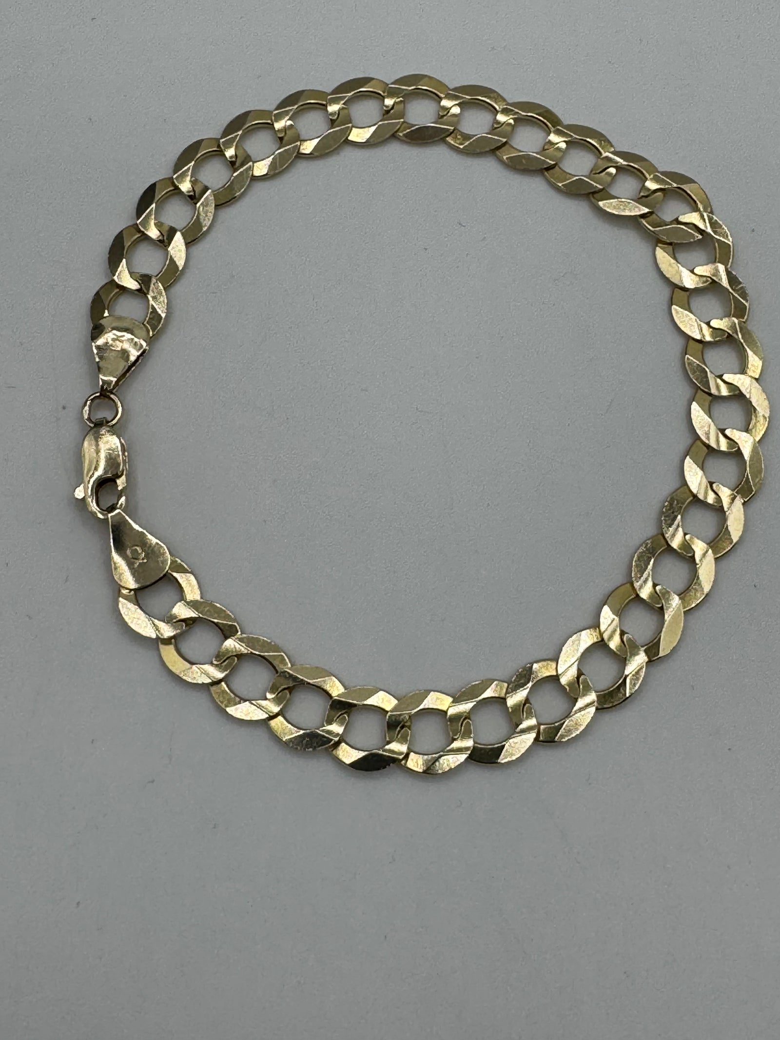 8.5mm Flat Curb Bracelet 8.75 inches