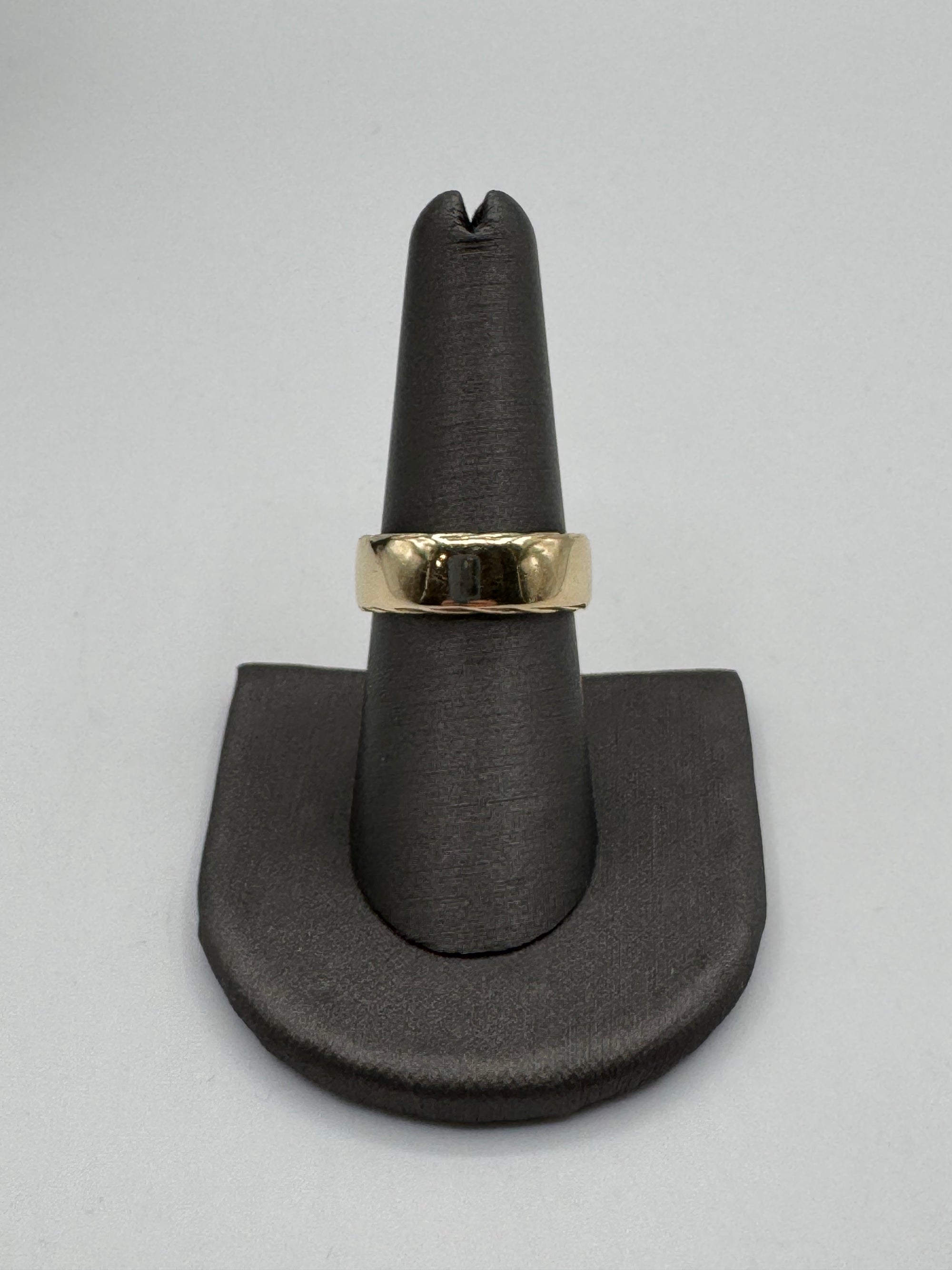 7mm Gold Ring-Size 8