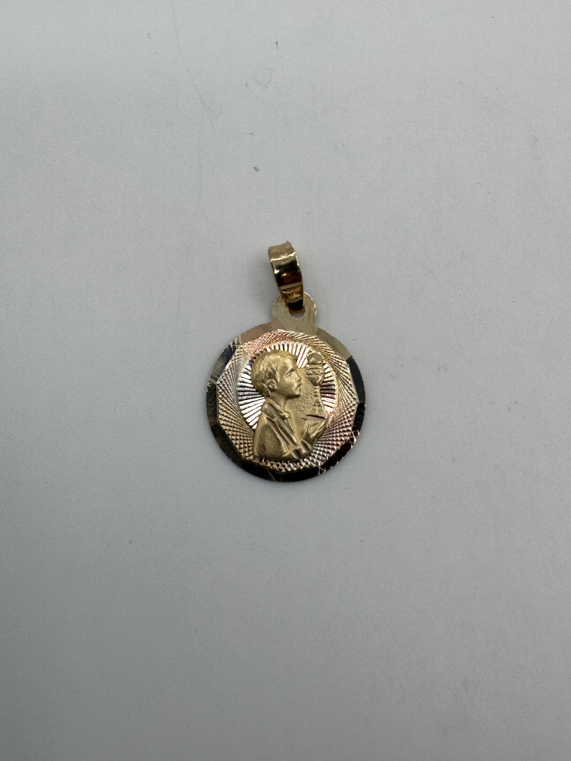 Religious Round Pendant-3/4 Inch (TRI COLOR)