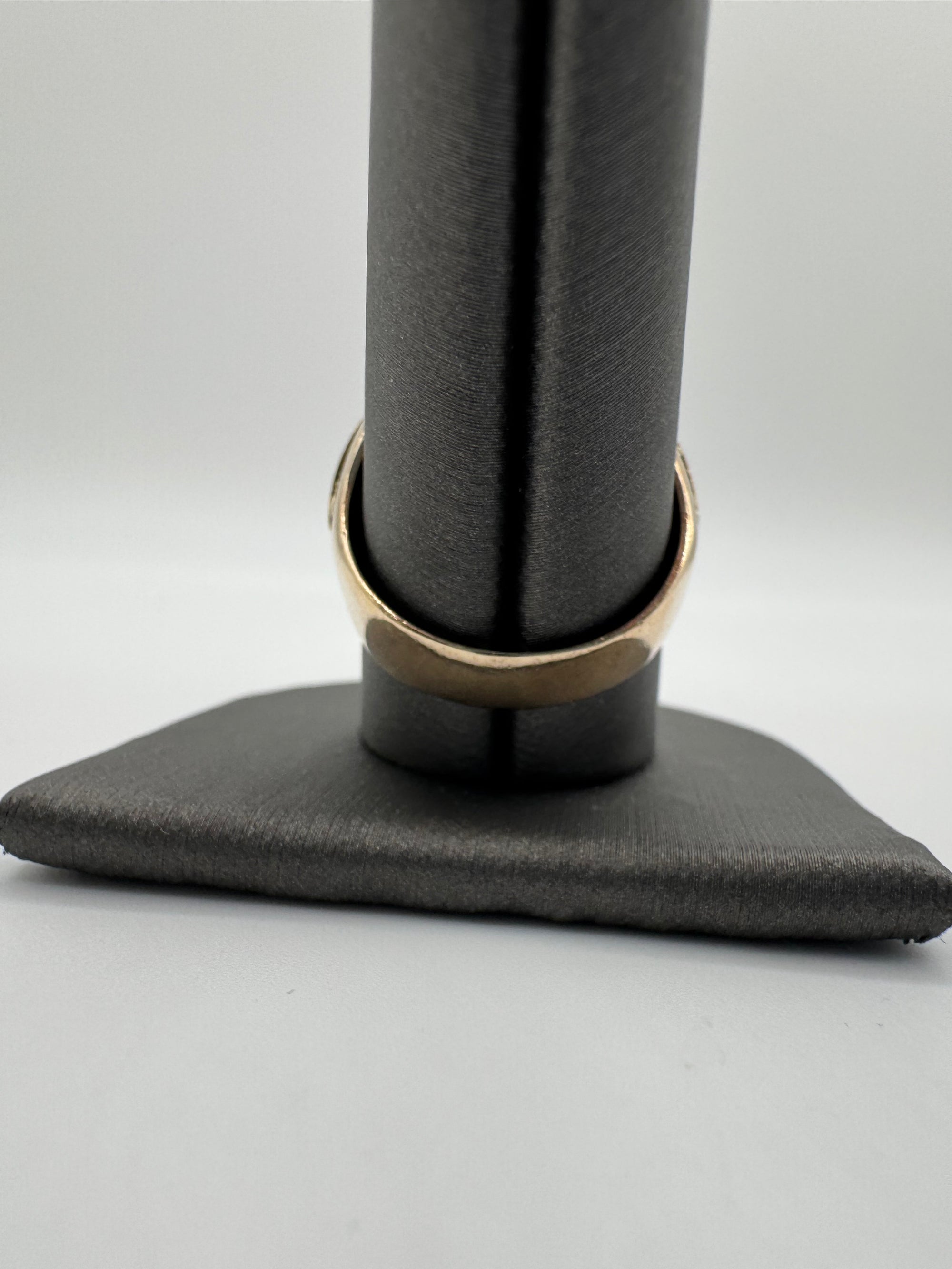 18mm Triangle Ring-Size 9