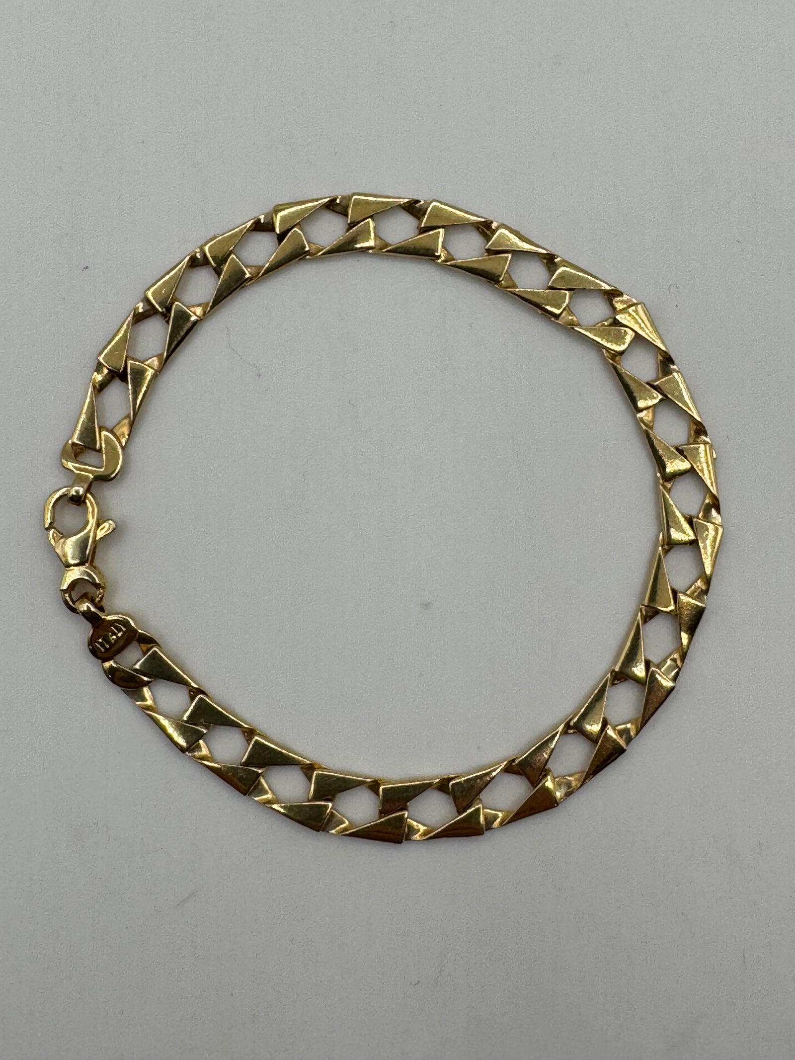 6.5mm Triangle Link Bracelet 8 inches