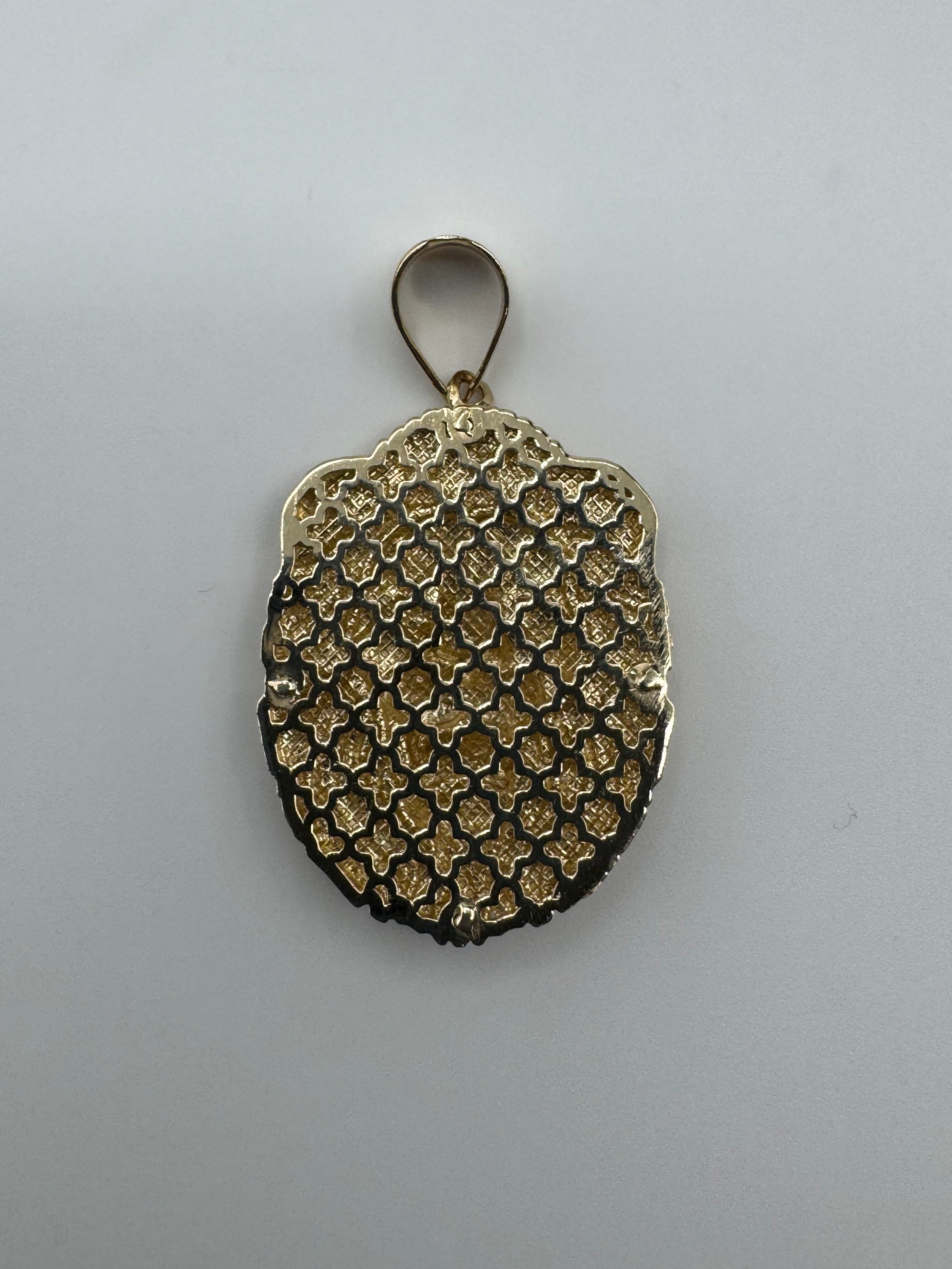 Lion Round Pendant-2 3/4 inch