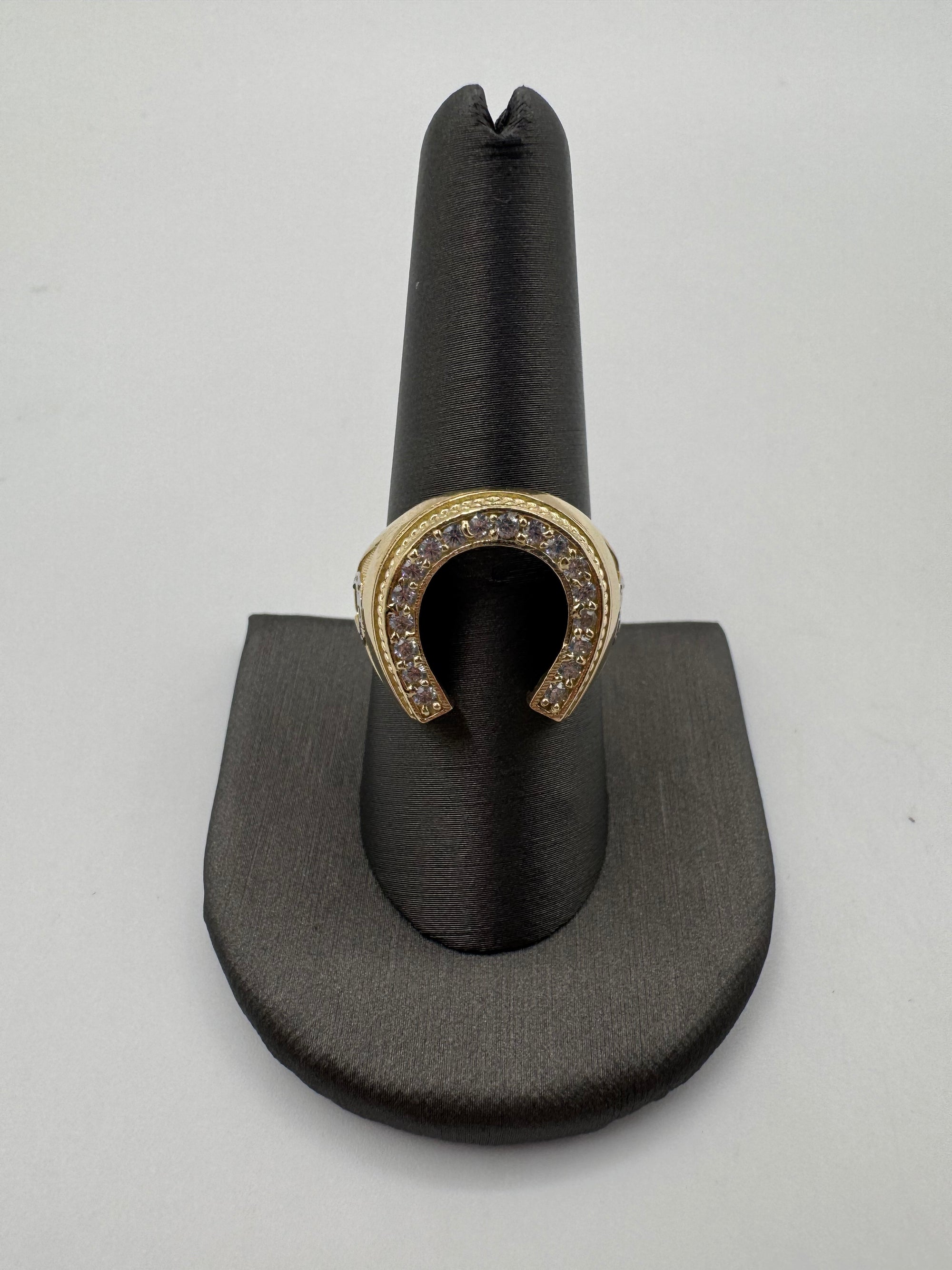 18mm Horseshoe Ring-Size 9.5
