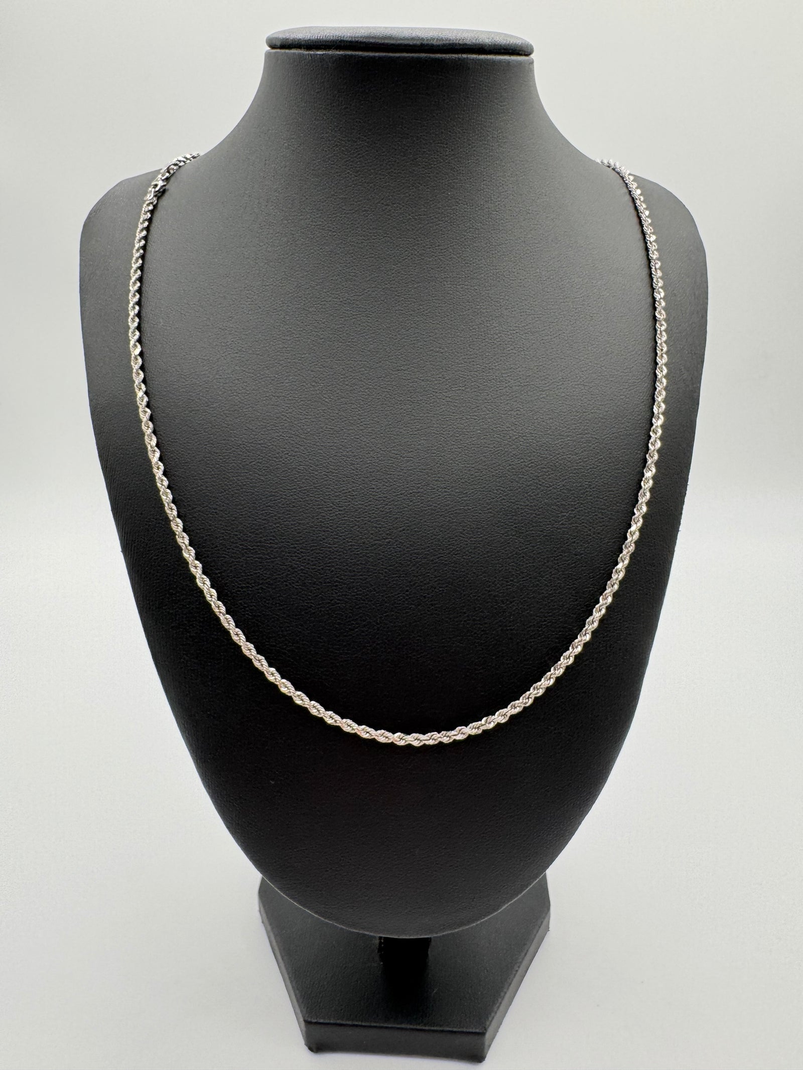 2.5mm Rope Chain 22 inches (DIAMOND CUT)