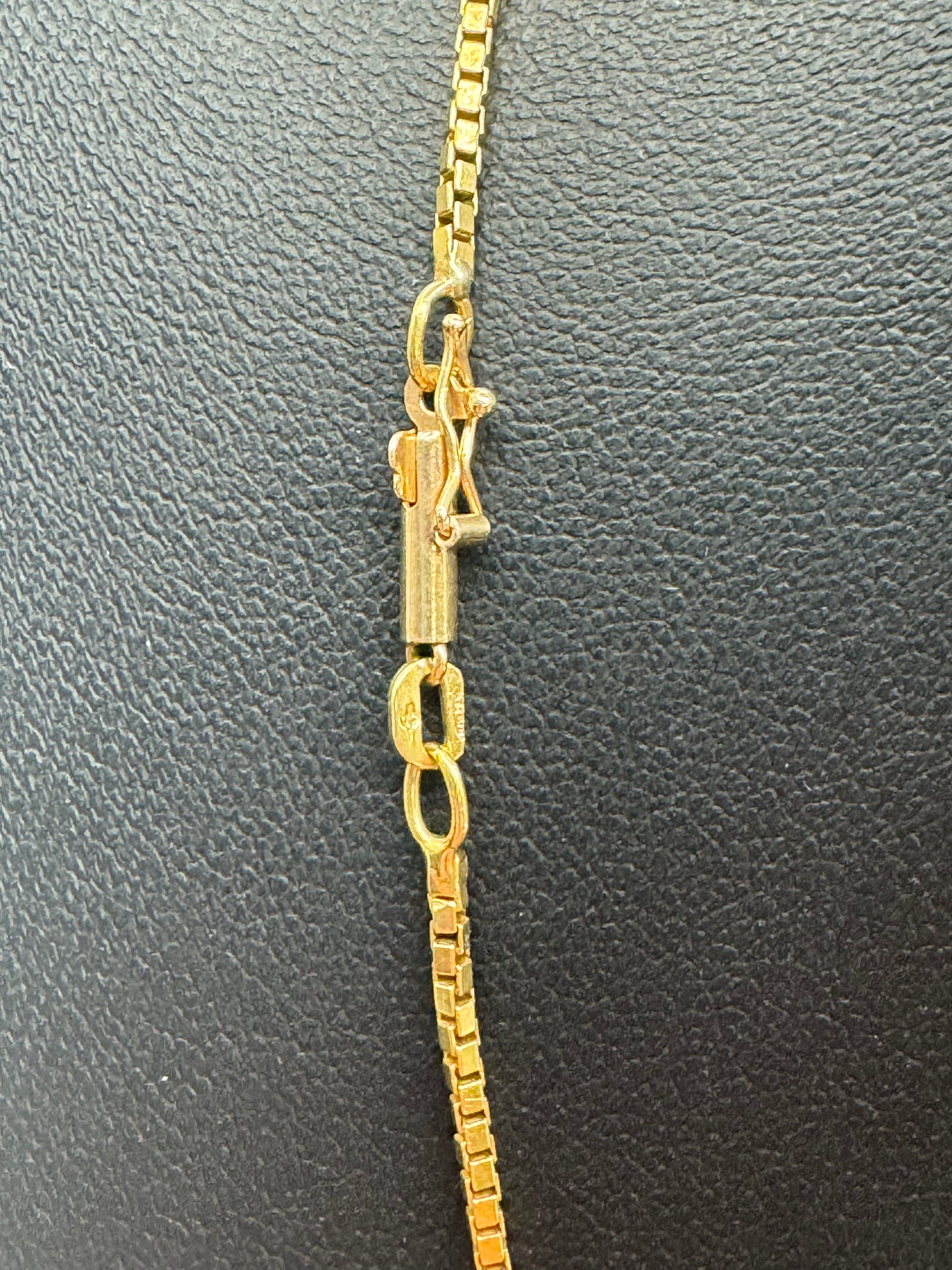 1.5mm Box Chain 21 inches (DIAMOND CUT)