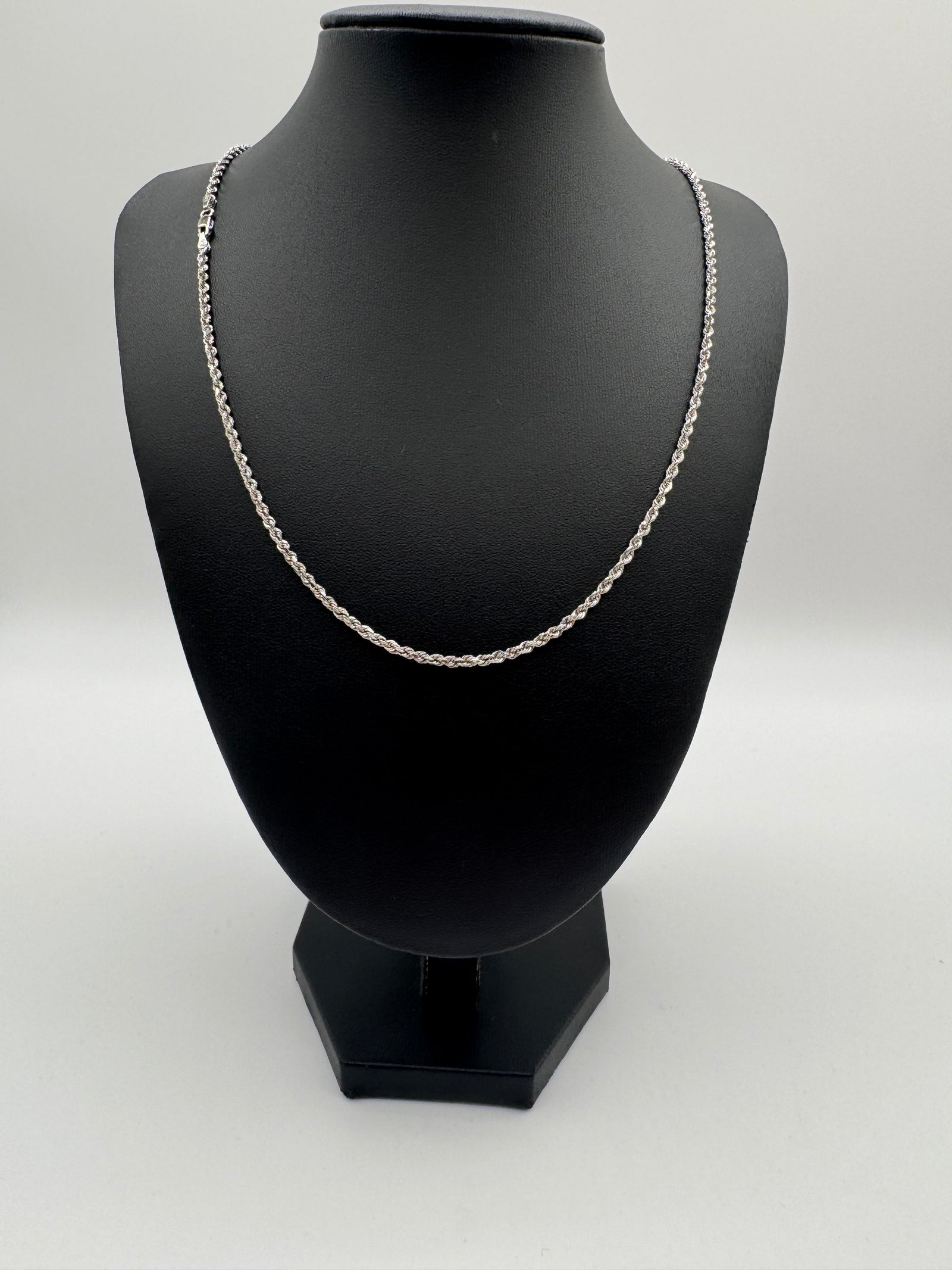 2.5mm Rope Chain 22 inches (DIAMOND CUT)