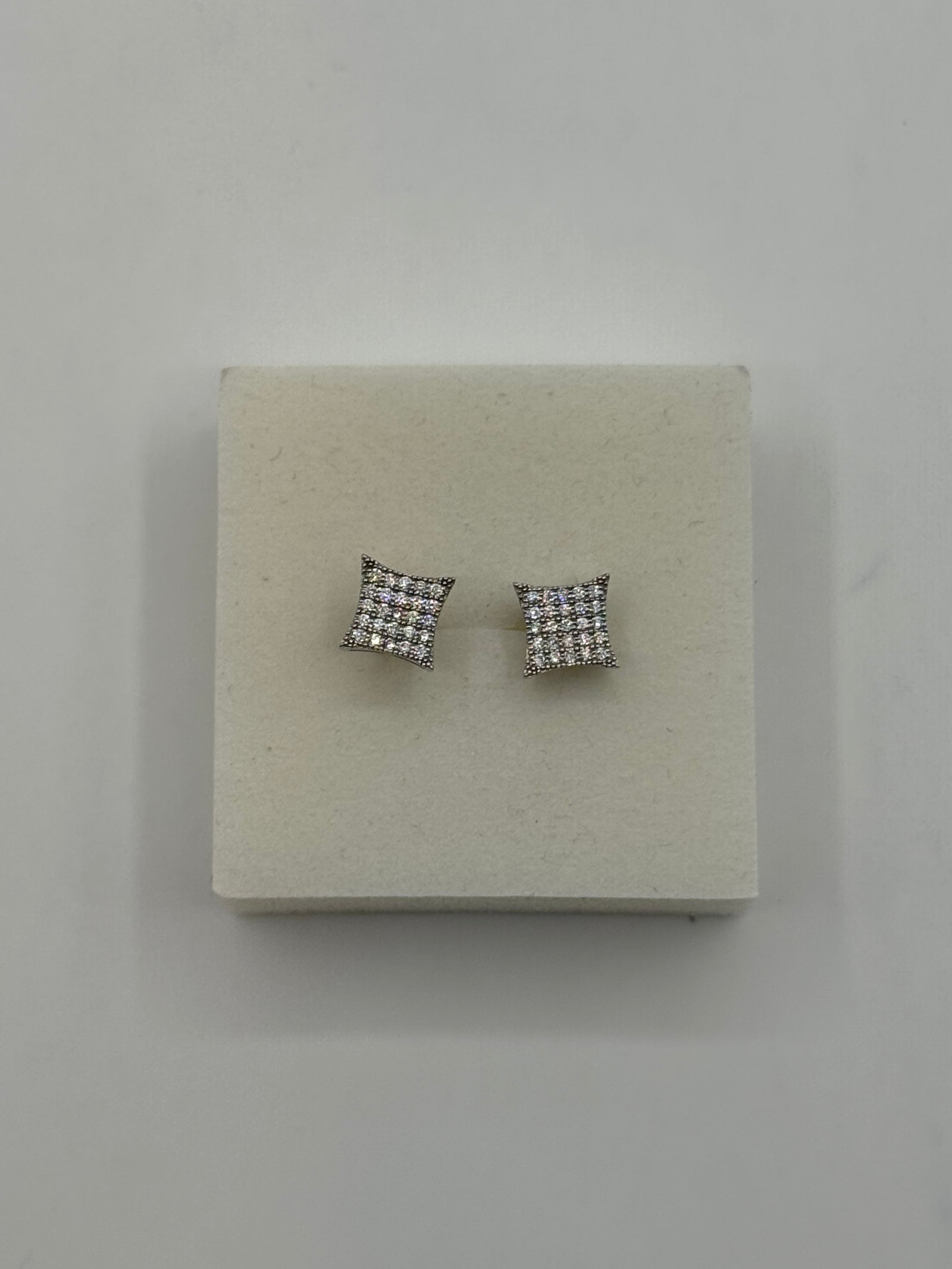 LAB Diamond Earring (10MM) SCREWBACKS