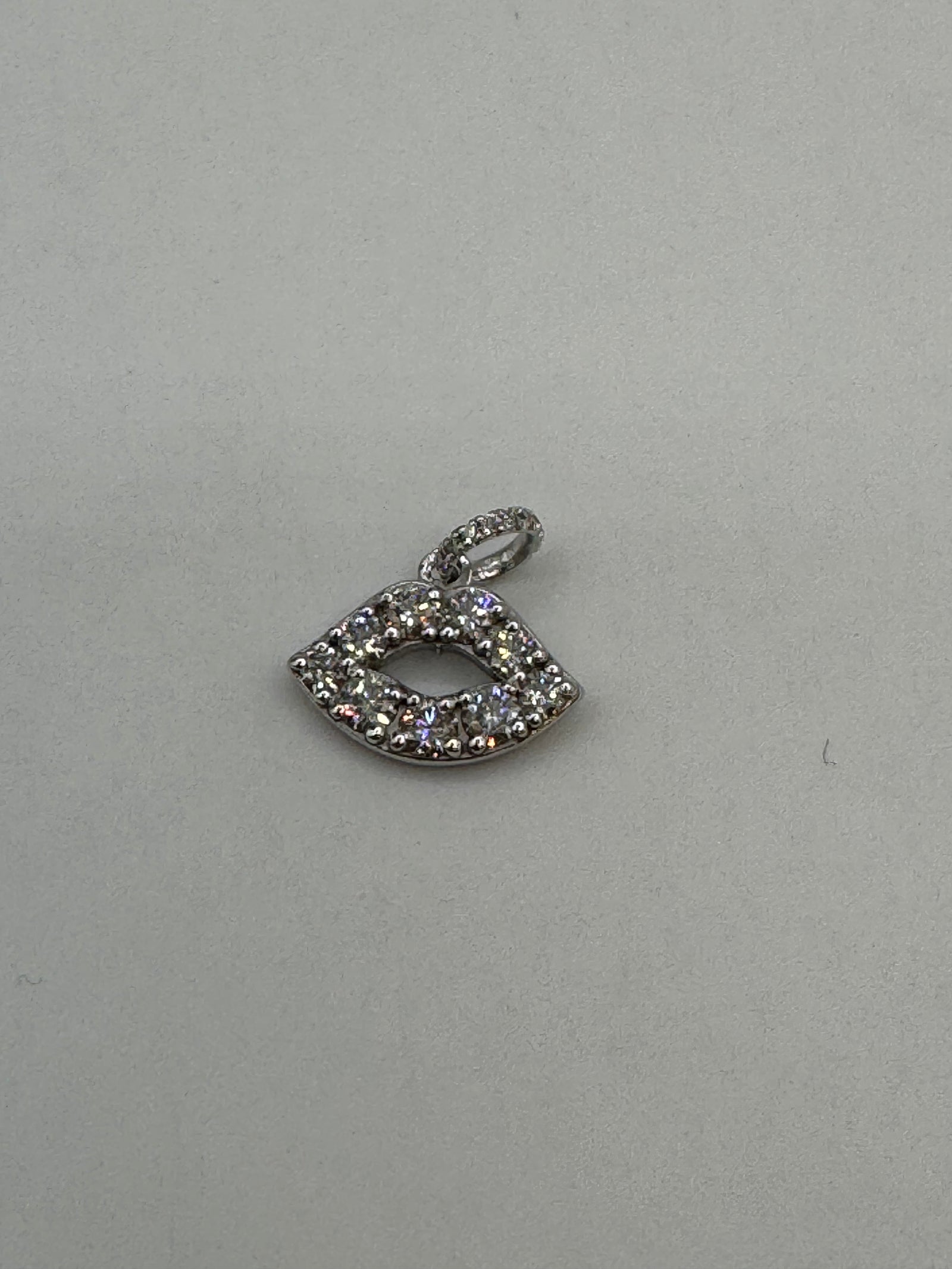 Jacoje Tiny Diamond Lips (JACOJE STAMPED) OVERSTOCK