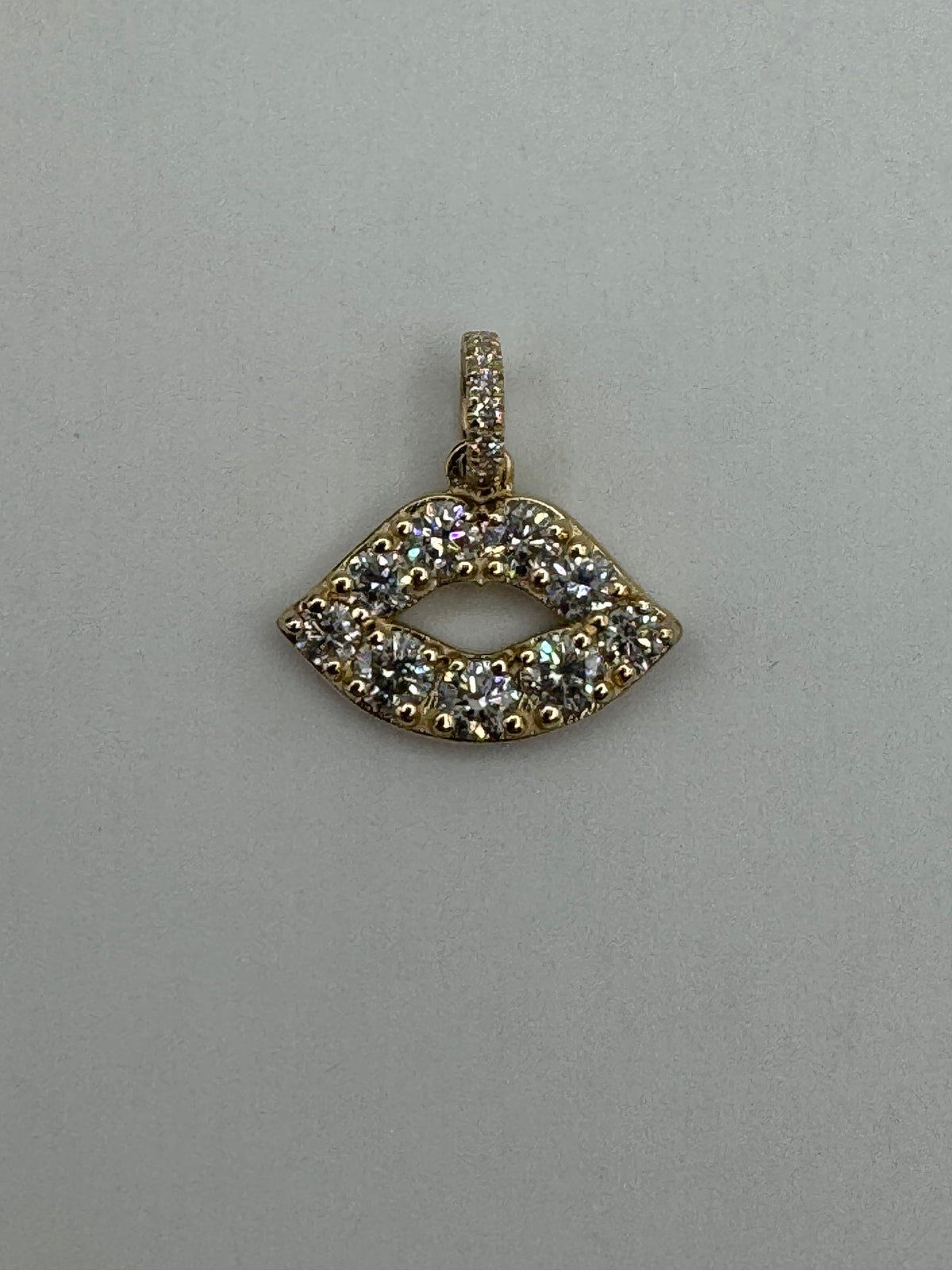 Jacoje Tiny Diamond Lips (JACOJE STAMPED) OVERSTOCK