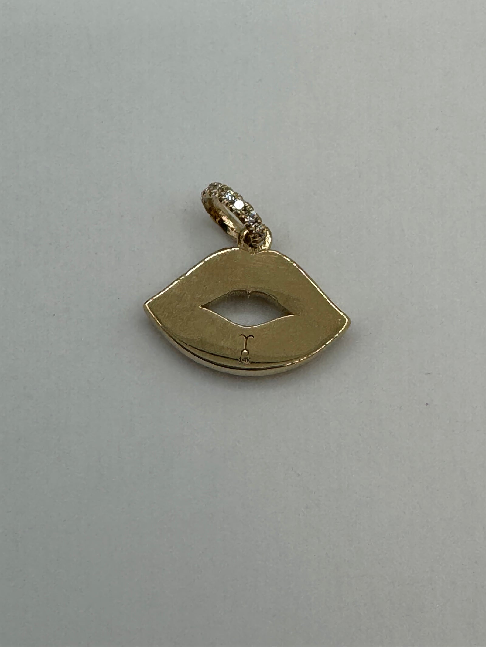 Jacoje Tiny Diamond Lips (JACOJE STAMPED) OVERSTOCK